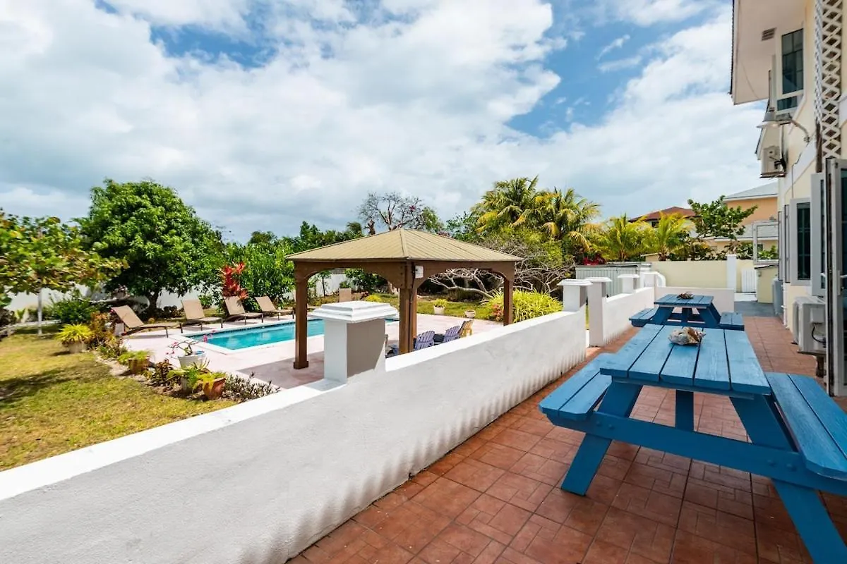 Casa vacanze Seaside Paradise Spacious Home With Seven Bedroom - Steps To Sea! Nassau