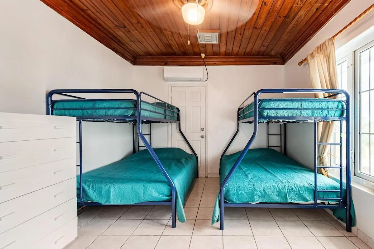 Seaside Paradise Spacious Home With Seven Bedroom - Steps To Sea! Nassau