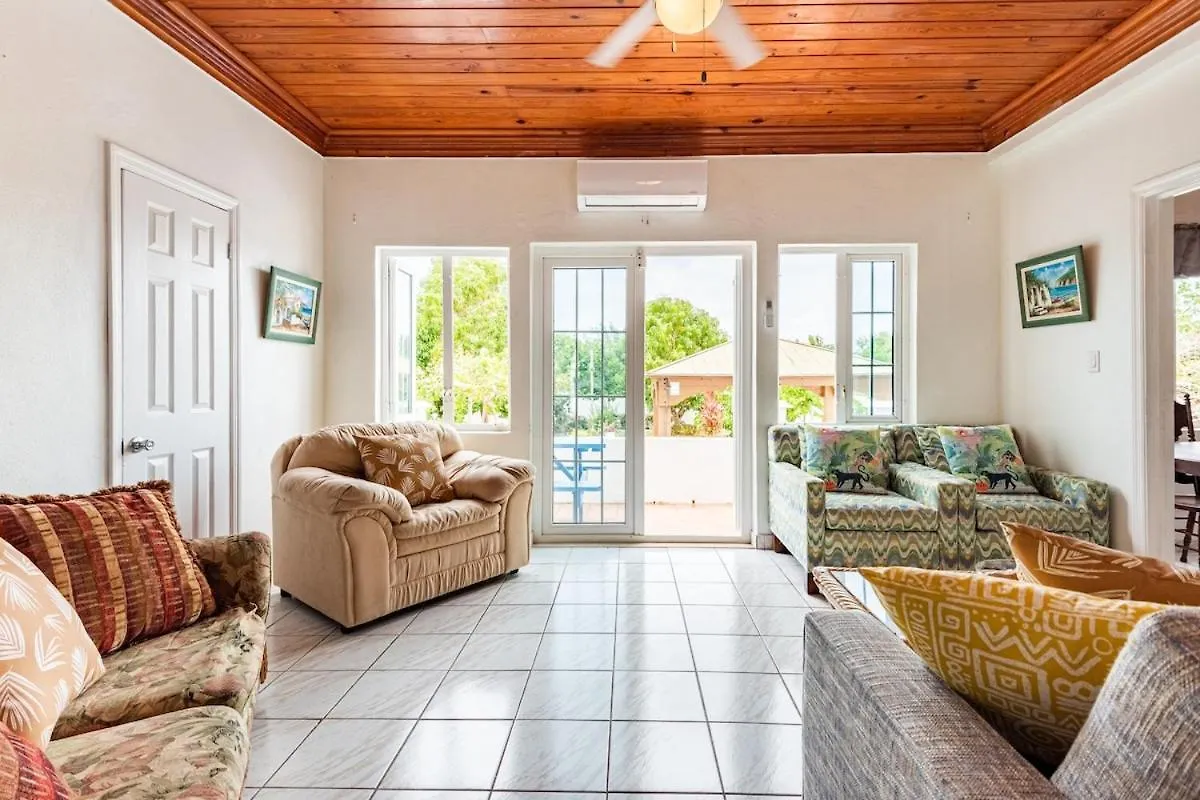 Feriehus Seaside Paradise Spacious Home With Seven Bedroom - Steps To Sea! Nassau